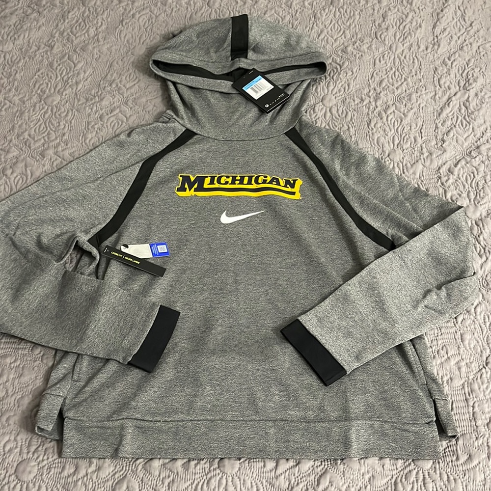 Nike Michigan pullover NWT GO BLUE 〽️